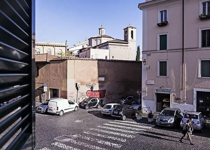 Trasteverehome- Garibaldi Apartment, World Around Corner *
