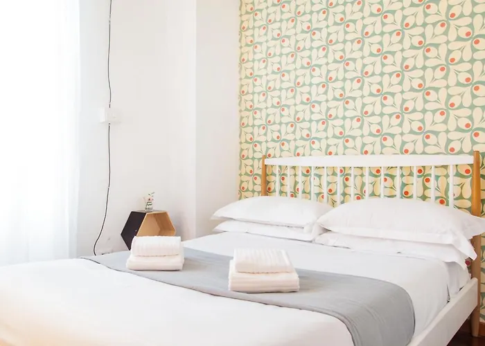 Trasteverehome- Garibaldi Apartment, World Around Corner Rom