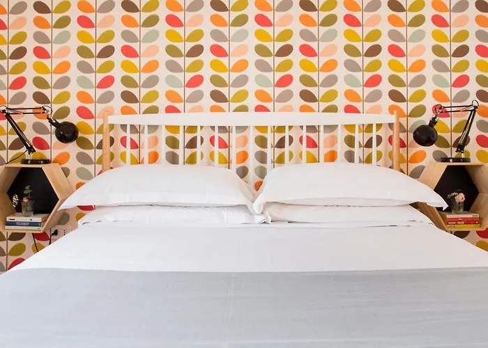 Trasteverehome- Garibaldi Apartment, World Around Corner Apartment Rom